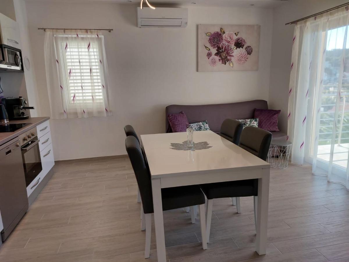 Holiday Home Kate Vis Buitenkant foto